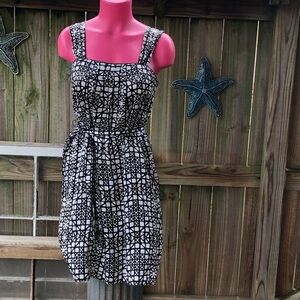 WHBM Black & White Silk Sleeveless Shift Dress Size 4